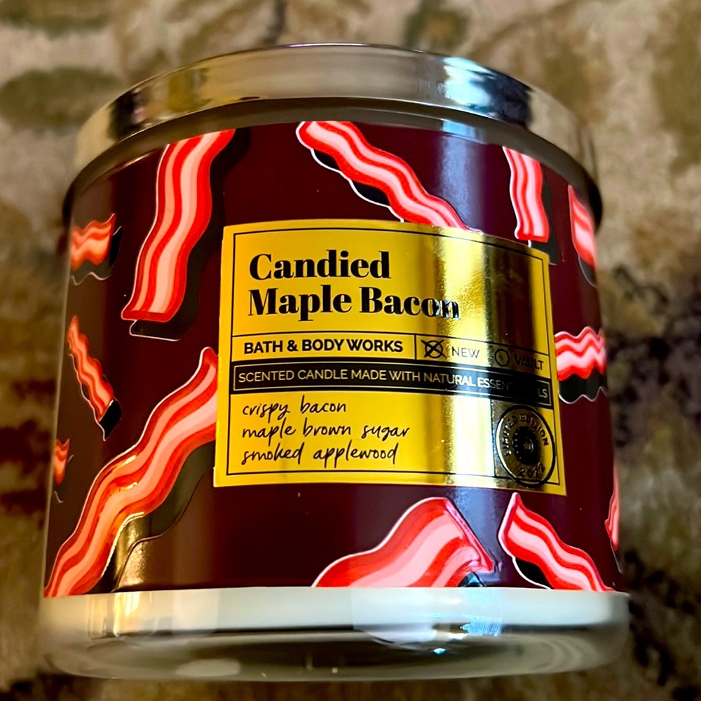 Bath and Bodyworks, Rare candy maple bacon 3 wick candle NWT